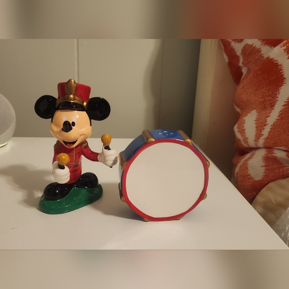 MICKEY MOUSE Drumline  Salt and Pepper shakers
